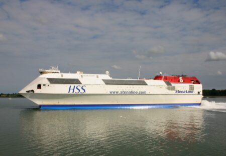 A £12 million development is completed to accommodate the ‘Stena Discovery’ fast ferry.